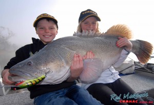 Jock Mackenzie & Macey Evans with a great Murray cod caught casting a 120mm Koolabung Codzilla.
