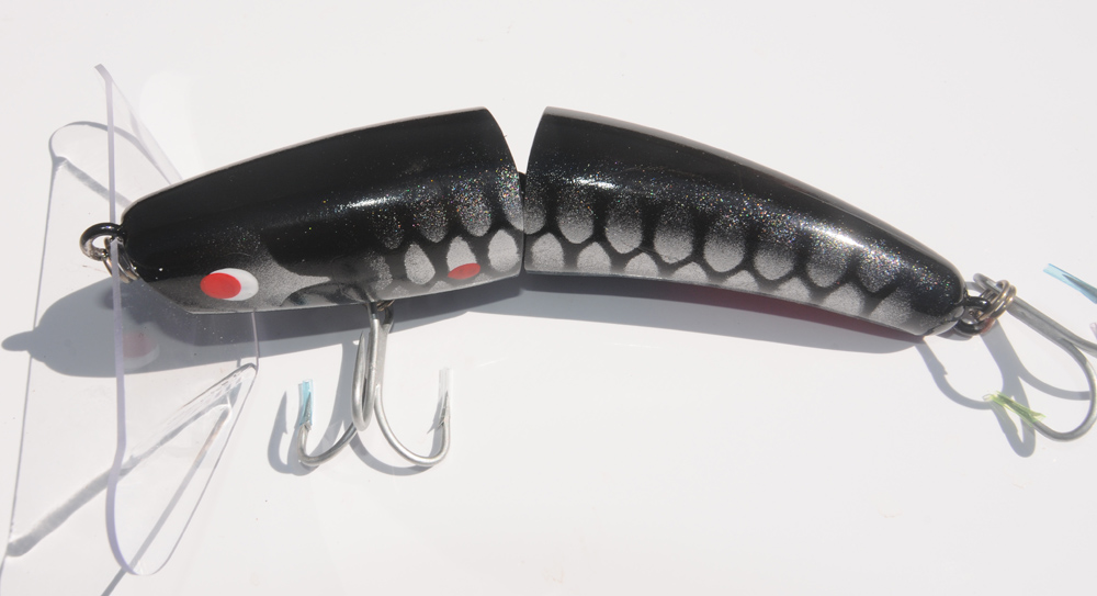 Cod Cracker Surface Lure 170mm colour – Black Bar – Rod Mackenzie
